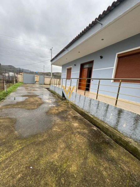 Tirane, shitet shtepi 2+1 Kati 0, 133 m² 130.000 Euro (PEZE – HELMES)