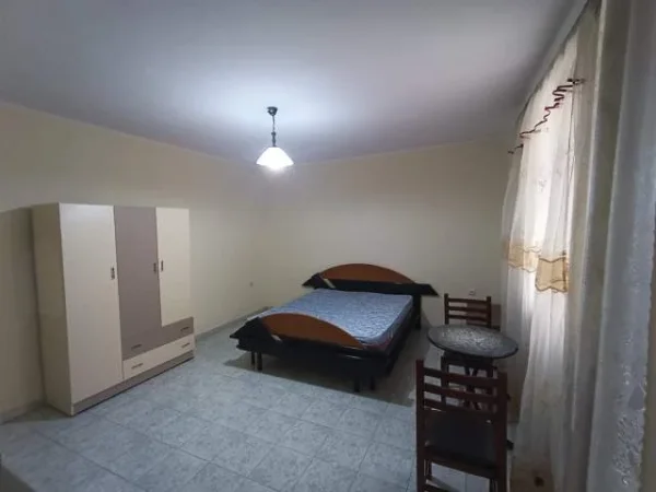 Tirane, jepet me qera shtepi 3+1+BLK Kati 1, 110 m² 45.000 Leke (Myslym shyri,prane shkolles faik konica)