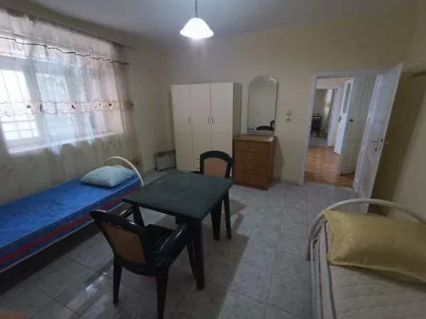 Tirane, jepet me qera shtepi 3+1+BLK Kati 1, 110 m² 45.000 Leke (Myslym shyri,prane shkolles faik konica)