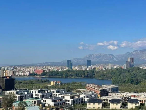 Tirane, shitet Vile 667 m²