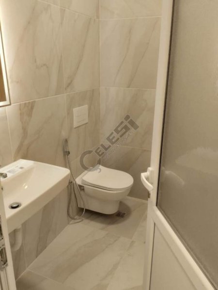 Tirane, jepet me qera ambjent biznesi Kati 0, 260 m² 1.300 Euro (RRUGA PJETER BUDI)