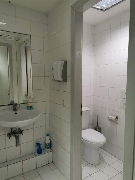 Tirane, jepet me qera dyqan Kati 0, 100 m² 2.000 Euro (ali demi)