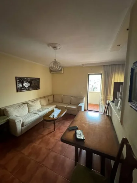 Tirane, jepet me qera apartament 3+1+BLK Kati 4, 110 m² 45.000 Leke (rruga e barrikadave ,prane lidhjes se prizrenit)