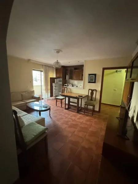 Tirane, jepet me qera apartament 3+1+BLK Kati 4, 110 m² 45.000 Leke (rruga e barrikadave ,prane lidhjes se prizrenit)