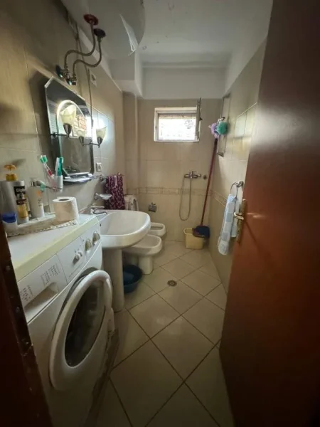 Tirane, jepet me qera apartament 3+1+BLK Kati 4, 110 m² 45.000 Leke (rruga e barrikadave ,prane lidhjes se prizrenit)