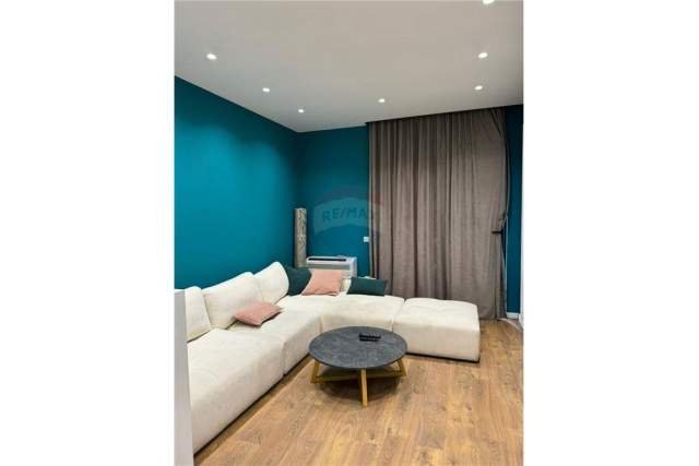 Tirane, jepet me qera apartament 1+1 75 m² 700 Euro