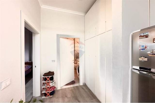 Tirane, jepet me qera apartament 2+1 72 m² 800 Euro