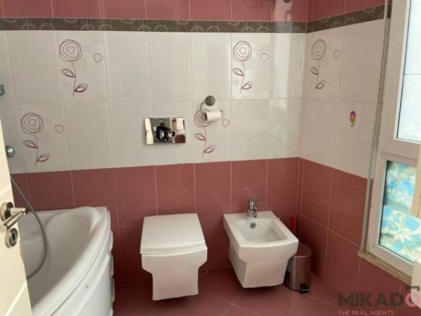 Tirane, jepet me qera 3+1 Kati 1, 110 m² 650 Euro