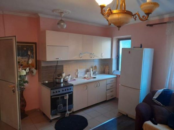 Tirane, shitet apartament 2+1+BLK Kati 2, 80 m² 130.000 Euro (rruga bardhyl)
