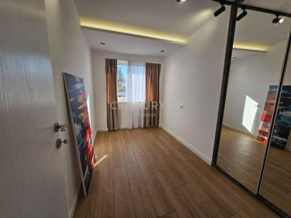 Tirane, shitet apartament 2+1 Kati 10, 80 m² 152.000 Euro (Rruga e Kavajës)