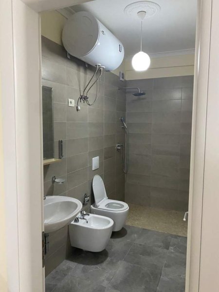 Tirane, jepet me qera apartament 2+1+A+BLK Kati 5, 108 m² 600 Euro (Teodor Keko)