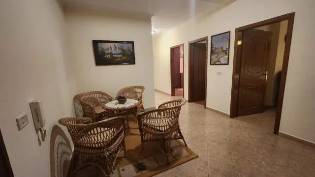 Tirane, jepet me qera apartament 2+1 Kati 2, 130 m² 600 Euro (Shkolla e Baletit)