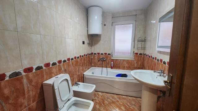 Tirane, shitet apartament 3+1+BLK Kati 3, 133 m²  (Liqeni i Thate)