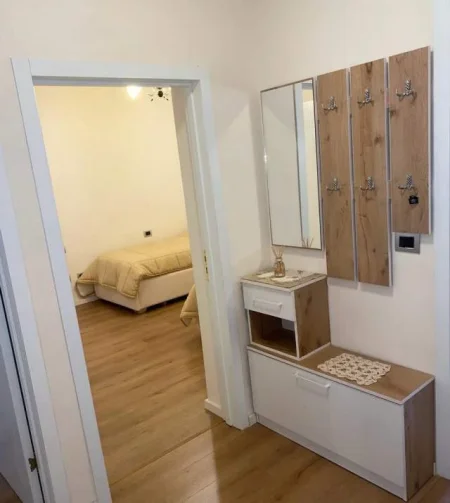 Tirane, jepet me qera apartament Kati 3, 60 m² 500 Euro (rruga e barrikadave)