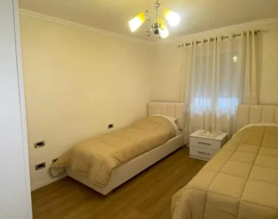 Tirane, jepet me qera apartament Kati 3, 60 m² 500 Euro (rruga e barrikadave)