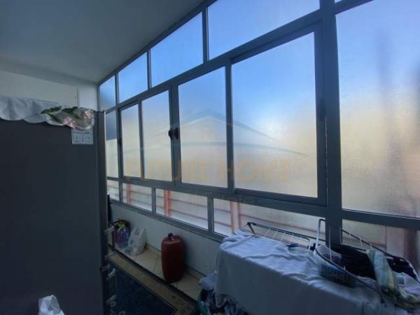 Tirane, shitet apartament 3+1 Kati 1, 101 m² 120.000 Euro (Bar ''2 Palmat'', Unaza e Re, Tiranë.)