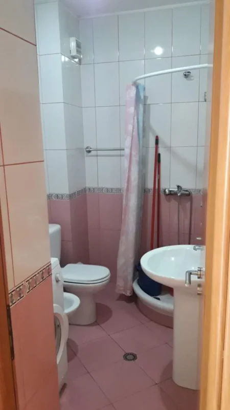 Tirane, jepet me qera apartament 1+1 Kati 4, 45 m² 30.000 Leke (don bosko)