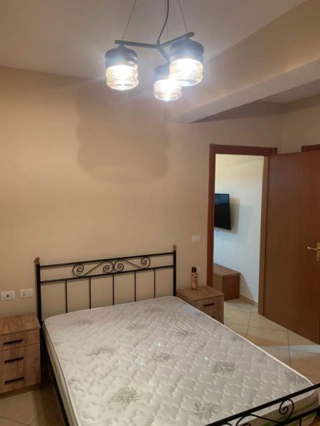 Tirane, jepet me qera apartament 1+1+BLK Kati 5, 65 m² 40.000 Leke (don bosko)