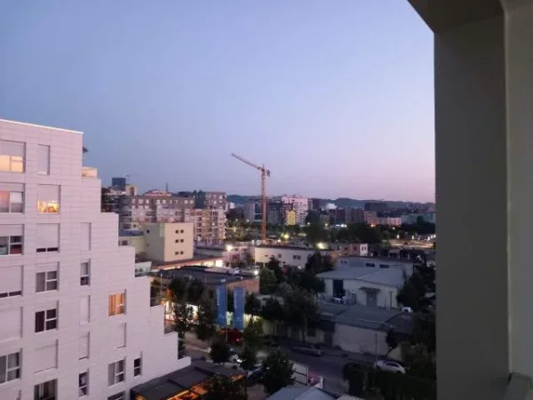 Tirane, jepet me qera apartament 2+1+BLK Kati 6, 95 m² 600 Euro (Rruga Siri Kodra)