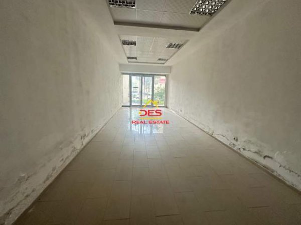 Vlore, shitet dyqan Kati 0, 52 m² 65.000 Euro (Prane Konad)