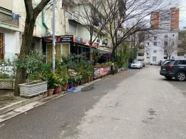 Tirane, shitet ambjent biznesi Kati 0, 62 m² 160.000 Euro (Bulevardi Asim Vokshi, shkolla Harry Fultz)