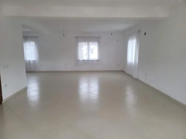 Tirane, jepet me qera Vile Kati 0, 107 m² 500 Euro (Lunder)