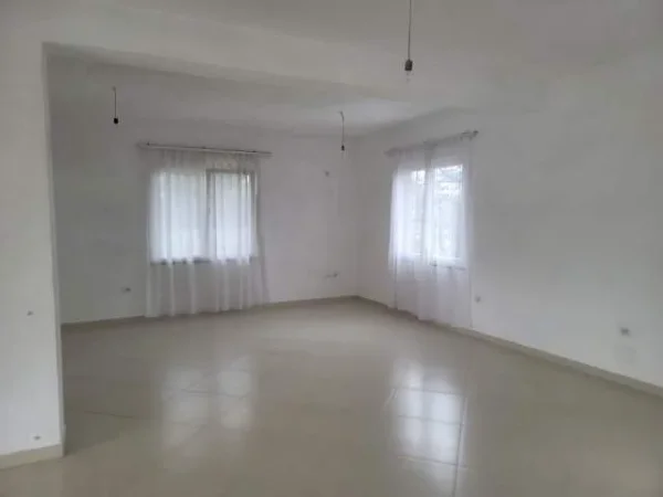 Tirane, jepet me qera Vile Kati 0, 107 m² 500 Euro (Lunder)