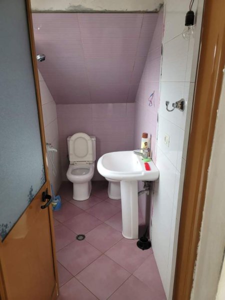 Tirane, shitet dyqan Kati 0, 33 m² 92.000 Euro (Rruga Tom Plezha)