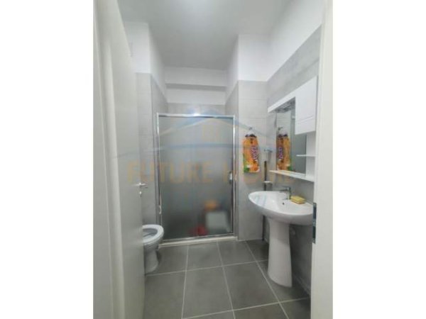 Tirane, jepet me qera apartament 2+1 Kati 4, 86 m² 450 Euro (Kompleksi Mangalem)