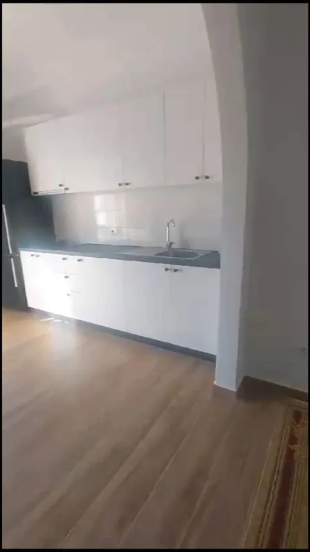 Tirane, jepet me qera apartament 1+1+BLK Kati 3, 75 m² 30.000 Leke (ne fund te rruges Jordan Misja)