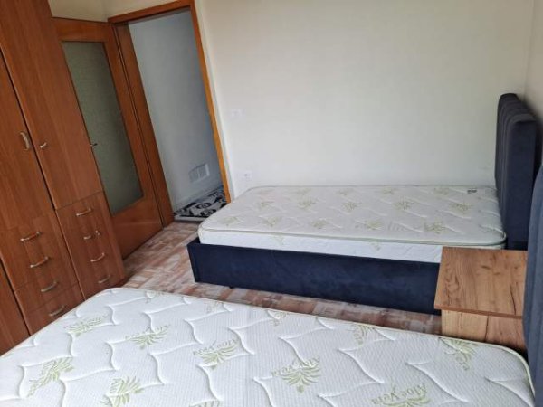 Tirane, jepet me qera apartament 2+1 Kati 2, 85 m² 550 Euro (Ferit Xhajko)