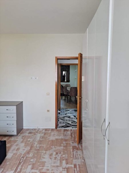 Tirane, jepet me qera apartament 2+1 Kati 2, 85 m² 550 Euro (Ferit Xhajko)