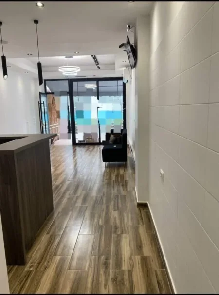 Tirane, jepet me qera ambjent biznesi Kati 0, 50 m² 500 Euro (liqeni i thate)