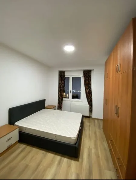 Tirane, jepet me qera apartament 2+1+BLK Kati 5, 85 m² 550 Euro (Vasil Shanto,prane hotel diplomatit)