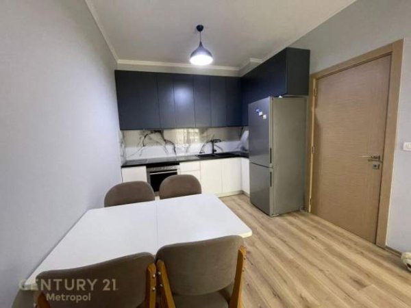 Tirane, jepet me qera apartament 1+1+BLK Kati 5, 65 m² 400 Euro (Ali Demi)