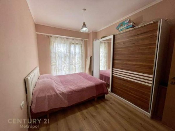 Tirane, jepet me qera apartament 1+1+BLK Kati 5, 65 m² 400 Euro (Ali Demi)