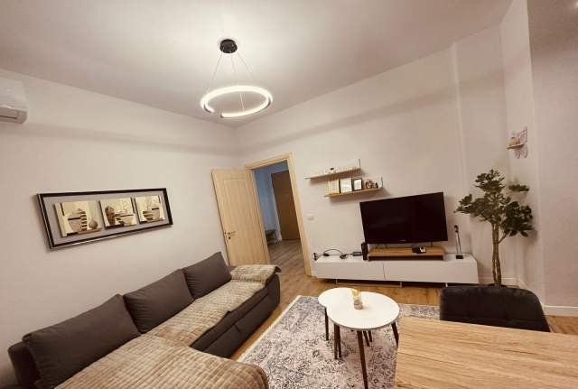 Tirane, jepet me qera apartament 1+1 Kati 2, 70 m² 550 Euro (liqeni i thate)