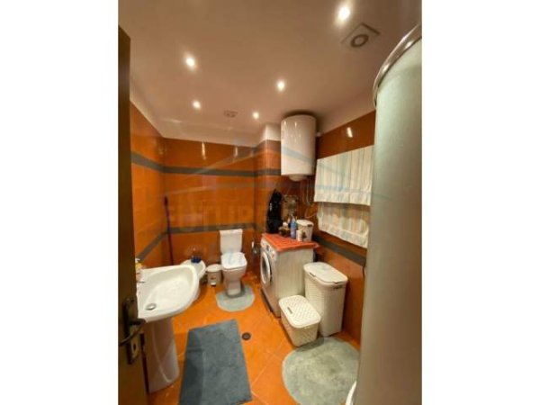 Tirane, jepet me qera apartament 2+1+A+BLK Kati 7, 110 m² 650 Euro (Komuna e Parisit)