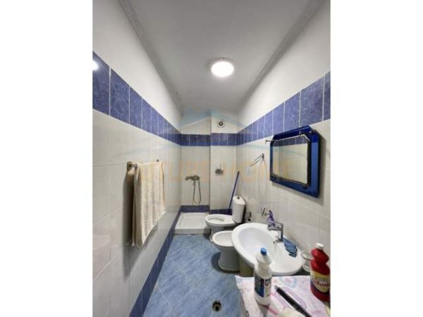 Tirane, jepet me qera apartament 1+1 Kati 6, 70 m² 380 Euro (Unaza re)