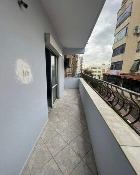 Tirane, shitet apartament 3+1+2wc+2 Depo  Kati 3, 120 m² 135.000 Euro (Ali Demi)