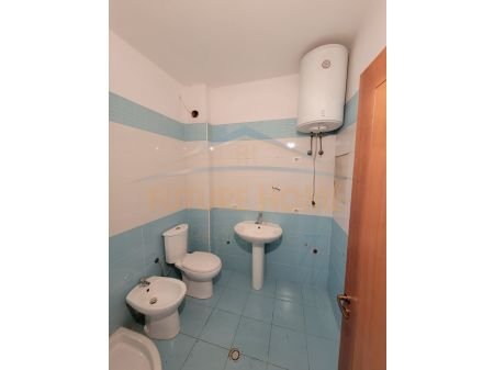 Tirane, shitet apartament 2+1+BLK Kati 8, 92 m² 83000Euro (Kthesa E Kamzes)