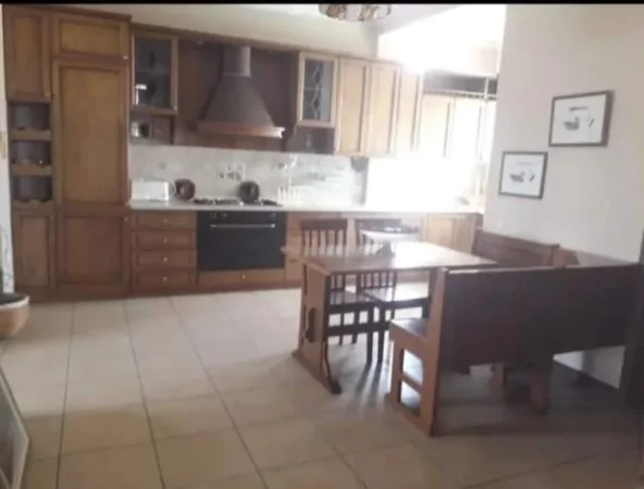 Tirane, jepet me qera apartament 2+1+BLK Kati 3, 120 m² 500 Euro (Rruga e Durresit)