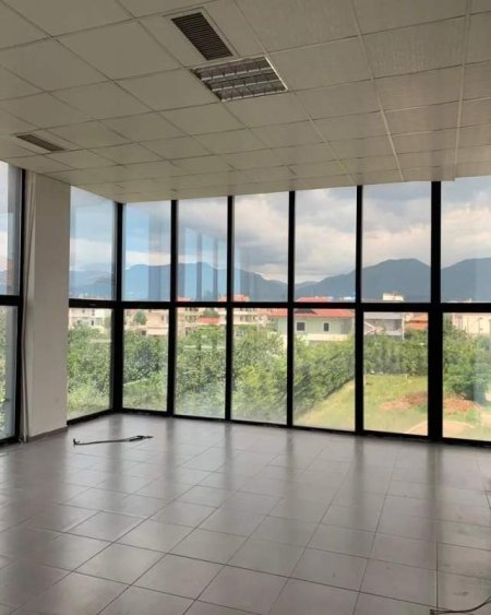 Tirane, jepet me qera ambjent biznesi Kati 6, 600 m² 2.500 Euro (Kamez)