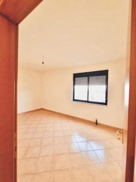 Tirane, shitet 1+1 70 m² 121.000 Euro