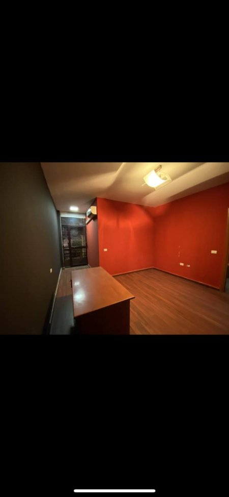 Tirane, jepet me qera zyre Kati 3, 125 m² 600 Euro (Rruga panorama)