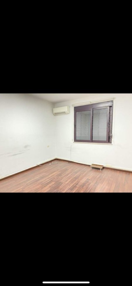 Tirane, jepet me qera zyre Kati 3, 125 m² 600 Euro (Rruga panorama)