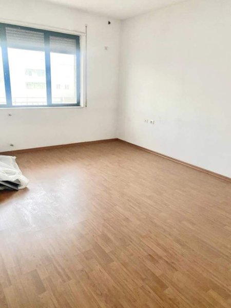 Tirane, shitet apartament 134 m² 225.000 Euro