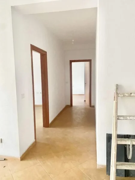 Tirane, shitet apartament 134 m² 225.000 Euro
