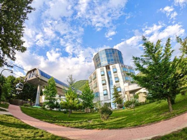 Tirane, shitet apartament 2+1 130 m² 120.000 Euro