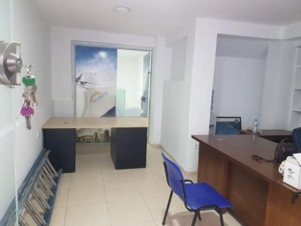 Tirane, jepet me qera apartament Kati 0, 50 m² 350 Euro (21 Dhjetori)